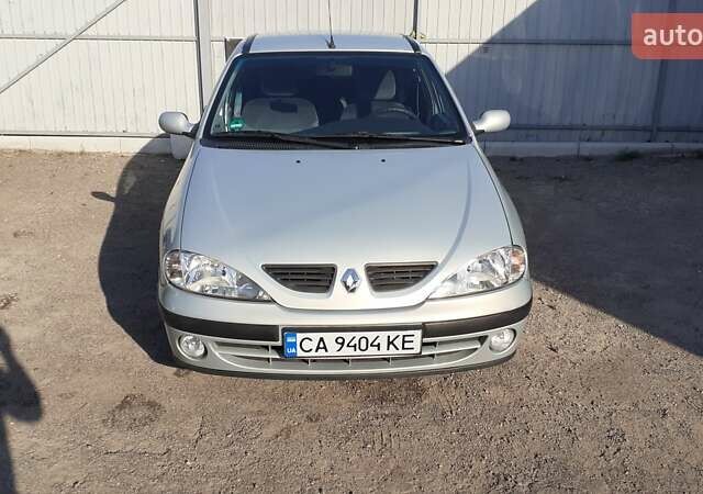 Серый Рено Меган, объемом двигателя 1.6 л и пробегом 94 тыс. км за 6000 $, фото 1 на Automoto.ua