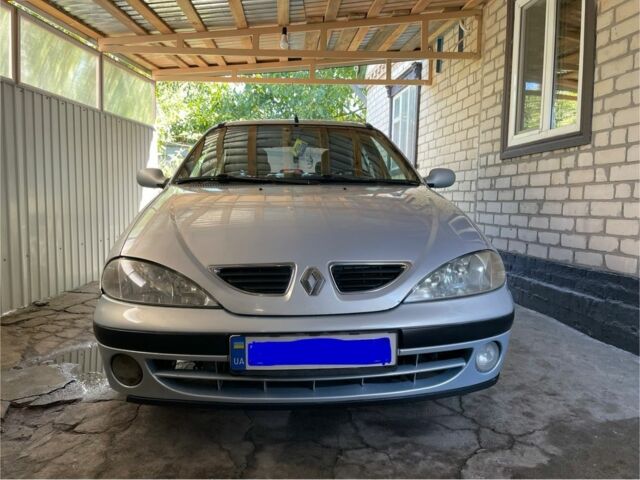 Серый Рено Меган, объемом двигателя 1.9 л и пробегом 206 тыс. км за 2849 $, фото 2 на Automoto.ua