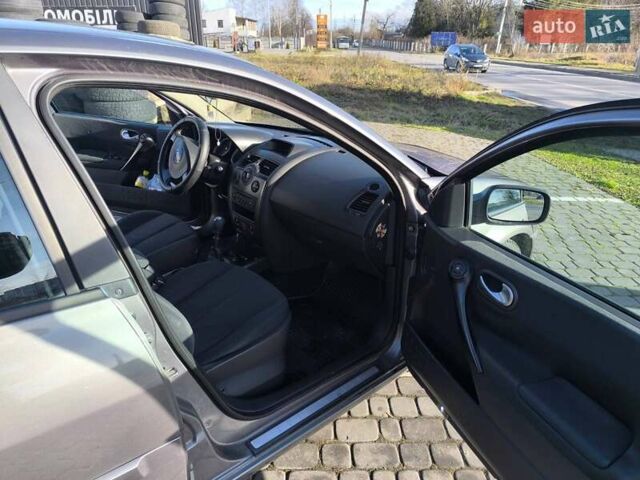 Серый Рено Меган, объемом двигателя 1.9 л и пробегом 350 тыс. км за 2300 $, фото 4 на Automoto.ua