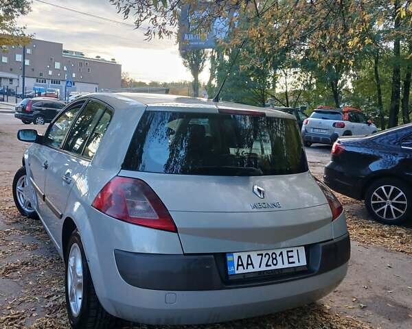 Сірий Рено Меган, об'ємом двигуна 1.9 л та пробігом 295 тис. км за 3100 $, фото 6 на Automoto.ua