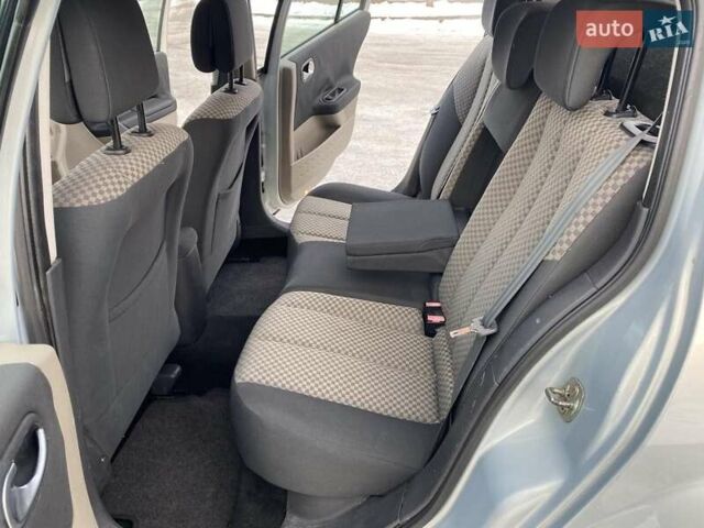 Серый Рено Меган, объемом двигателя 1.6 л и пробегом 320 тыс. км за 4000 $, фото 3 на Automoto.ua