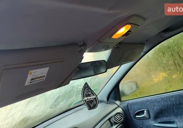 Серый Рено Меган, объемом двигателя 1.6 л и пробегом 326 тыс. км за 2600 $, фото 4 на Automoto.ua