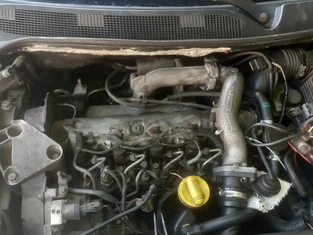 Серый Рено Меган, объемом двигателя 1.9 л и пробегом 250 тыс. км за 2000 $, фото 8 на Automoto.ua