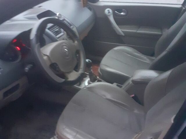 Серый Рено Меган, объемом двигателя 1.9 л и пробегом 250 тыс. км за 2000 $, фото 5 на Automoto.ua