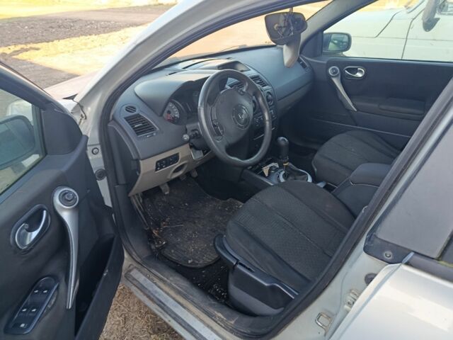 Сірий Рено Меган, об'ємом двигуна 1.5 л та пробігом 300 тис. км за 1600 $, фото 2 на Automoto.ua