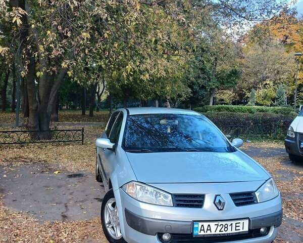 Сірий Рено Меган, об'ємом двигуна 1.9 л та пробігом 295 тис. км за 3100 $, фото 7 на Automoto.ua