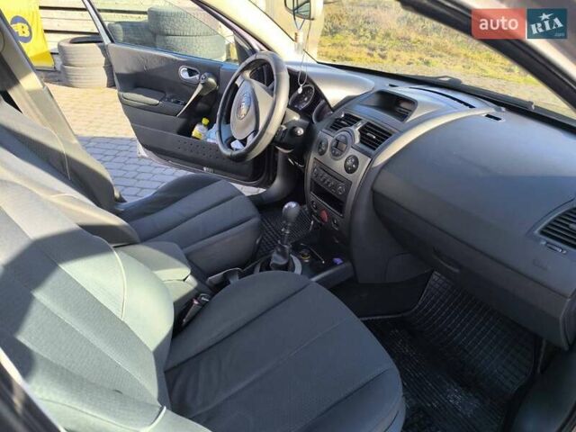 Серый Рено Меган, объемом двигателя 1.9 л и пробегом 350 тыс. км за 2300 $, фото 3 на Automoto.ua