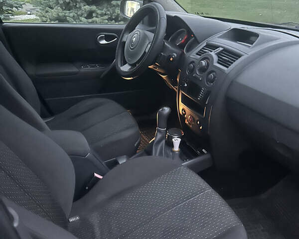 Серый Рено Меган, объемом двигателя 1.46 л и пробегом 275 тыс. км за 3699 $, фото 7 на Automoto.ua