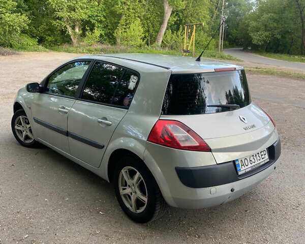 Рено Меган 2002 у Чернігові на Automoto.ua Сірий Рено Меган, об'ємом двигуна 1.6 л та пробігом 249 тис. км за 3450 $, фото 2 на Automoto.ua