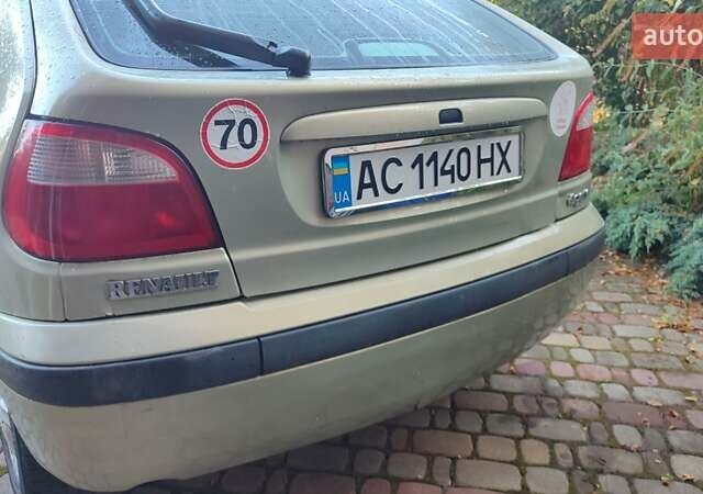 Серый Рено Меган, объемом двигателя 1.6 л и пробегом 326 тыс. км за 2600 $, фото 1 на Automoto.ua