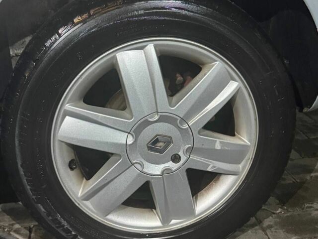 Сірий Рено Меган, об'ємом двигуна 1.5 л та пробігом 345 тис. км за 3700 $, фото 9 на Automoto.ua