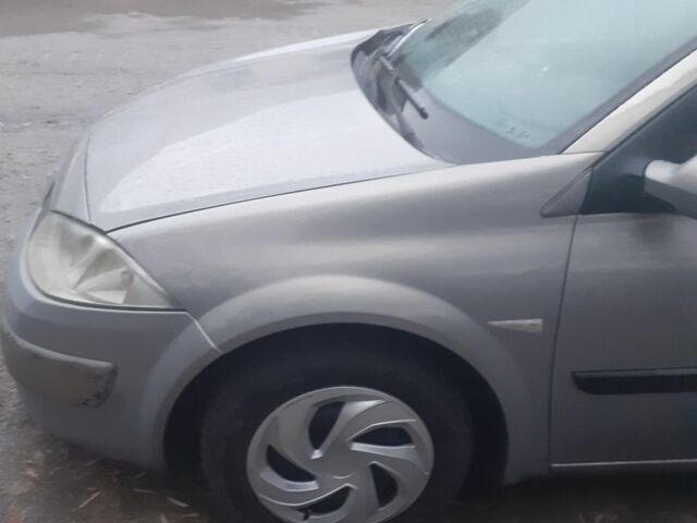 Серый Рено Меган, объемом двигателя 1.9 л и пробегом 250 тыс. км за 2000 $, фото 3 на Automoto.ua