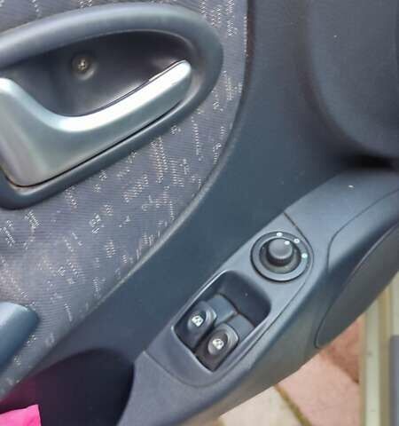 Серый Рено Меган, объемом двигателя 1.6 л и пробегом 326 тыс. км за 2600 $, фото 5 на Automoto.ua