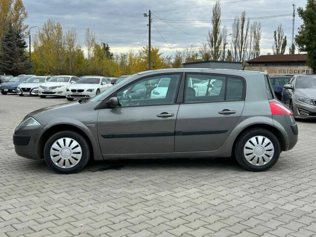 Рено Меган 2003 в Кривом Роге на Automoto.ua Серый Рено Меган, объемом двигателя 1.6 л и пробегом 240 тыс. км за 3300 $, фото 3 на Automoto.ua