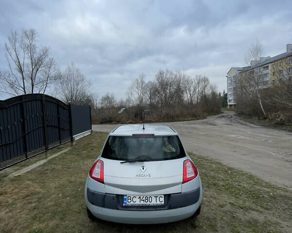 Серый Рено Меган, объемом двигателя 1.87 л и пробегом 363 тыс. км за 2900 $, фото 2 на Automoto.ua