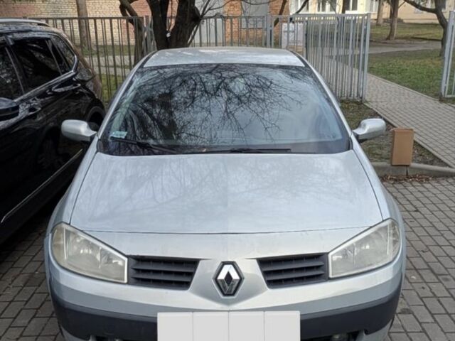 Серый Рено Меган, объемом двигателя 1.6 л и пробегом 230 тыс. км за 2000 $, фото 2 на Automoto.ua