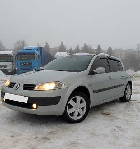 Серый Рено Меган, объемом двигателя 1.6 л и пробегом 239 тыс. км за 2000 $, фото 2 на Automoto.ua