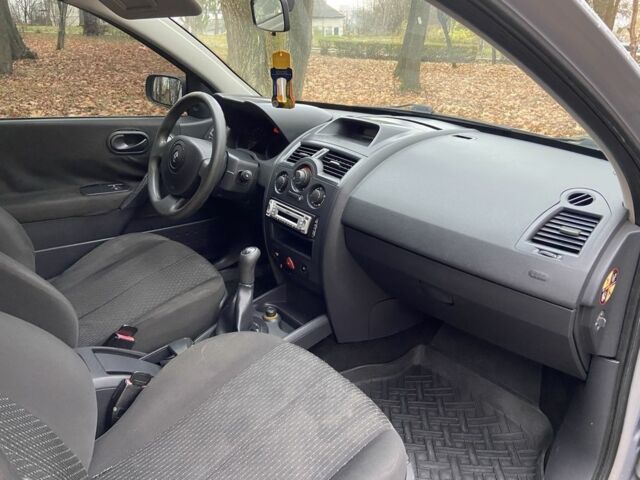 Сірий Рено Меган, об'ємом двигуна 1.4 л та пробігом 188 тис. км за 2650 $, фото 7 на Automoto.ua