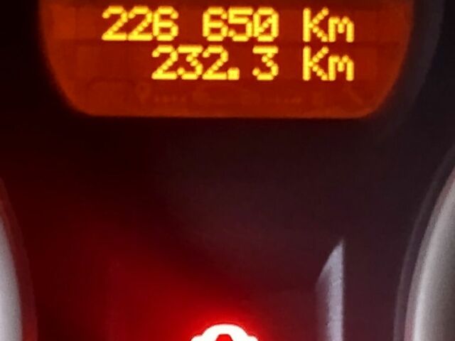 Серый Рено Меган, объемом двигателя 1.5 л и пробегом 227 тыс. км за 3600 $, фото 16 на Automoto.ua