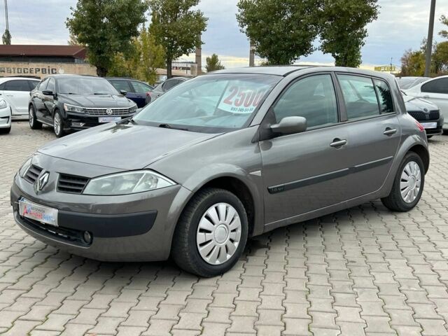 Рено Меган 2003 в Кривом Роге на Automoto.ua Серый Рено Меган, объемом двигателя 1.6 л и пробегом 240 тыс. км за 3300 $, фото 2 на Automoto.ua