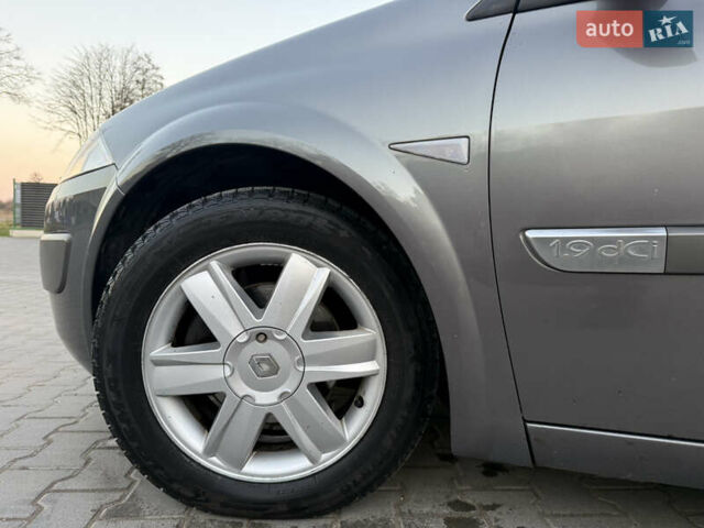 Сірий Рено Меган, об'ємом двигуна 1.9 л та пробігом 275 тис. км за 2790 $, фото 7 на Automoto.ua