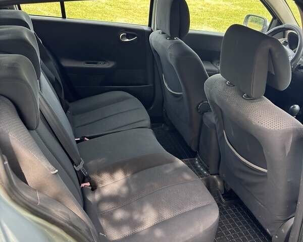 Серый Рено Меган, объемом двигателя 1.87 л и пробегом 261 тыс. км за 3600 $, фото 4 на Automoto.ua