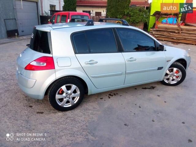 Сірий Рено Меган, об'ємом двигуна 1.6 л та пробігом 230 тис. км за 4200 $, фото 5 на Automoto.ua