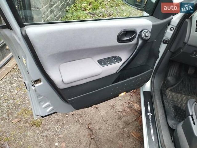 Серый Рено Меган, объемом двигателя 1.39 л и пробегом 123 тыс. км за 3550 $, фото 7 на Automoto.ua