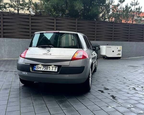 Серый Рено Меган, объемом двигателя 1.6 л и пробегом 288 тыс. км за 3700 $, фото 2 на Automoto.ua