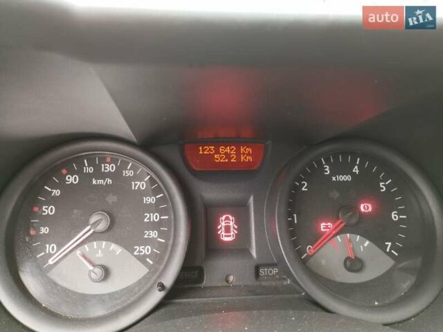 Серый Рено Меган, объемом двигателя 1.39 л и пробегом 123 тыс. км за 3550 $, фото 2 на Automoto.ua