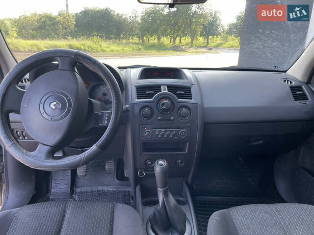 Серый Рено Меган, объемом двигателя 1.39 л и пробегом 345 тыс. км за 2699 $, фото 9 на Automoto.ua