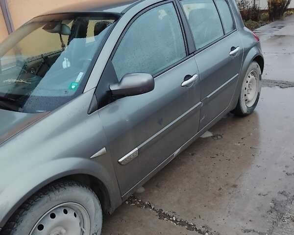 Серый Рено Меган, объемом двигателя 1.87 л и пробегом 282 тыс. км за 3850 $, фото 2 на Automoto.ua