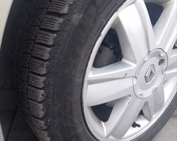 Серый Рено Меган, объемом двигателя 1.46 л и пробегом 227 тыс. км за 3499 $, фото 11 на Automoto.ua