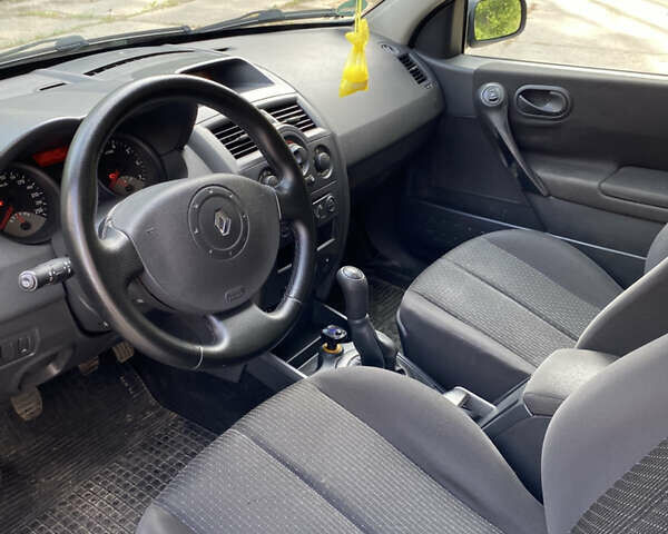 Рено Меган 2003 в Славуте на Automoto.ua Серый Рено Меган, объемом двигателя 1.6 л и пробегом 202 тыс. км за 3300 $, фото 4 на Automoto.ua
