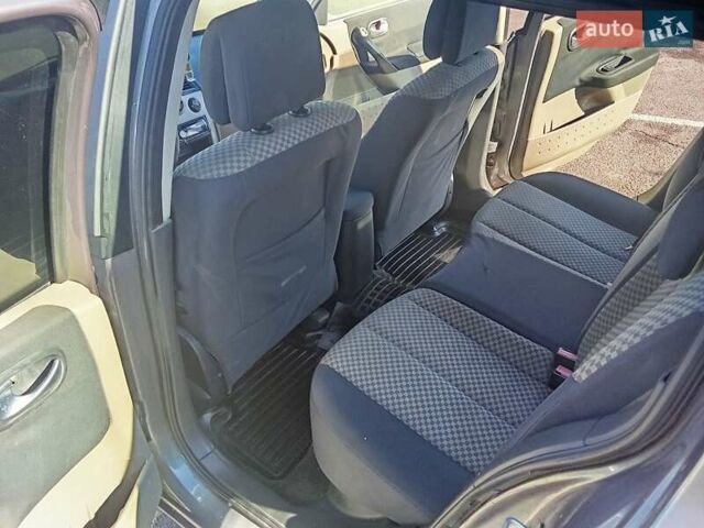 Сірий Рено Меган, об'ємом двигуна 1.87 л та пробігом 240 тис. км за 3999 $, фото 3 на Automoto.ua