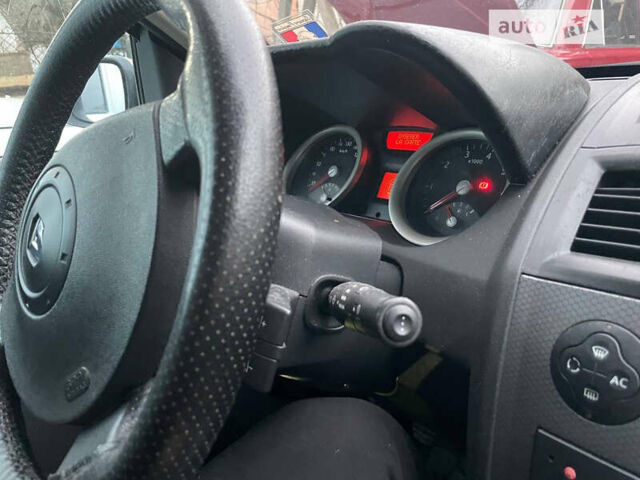 Серый Рено Меган, объемом двигателя 1.87 л и пробегом 310 тыс. км за 3800 $, фото 11 на Automoto.ua