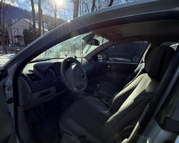 Сірий Рено Меган, об'ємом двигуна 1.6 л та пробігом 327 тис. км за 3500 $, фото 3 на Automoto.ua