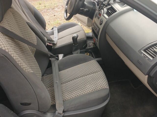 Серый Рено Меган, объемом двигателя 1.5 л и пробегом 191 тыс. км за 3900 $, фото 2 на Automoto.ua