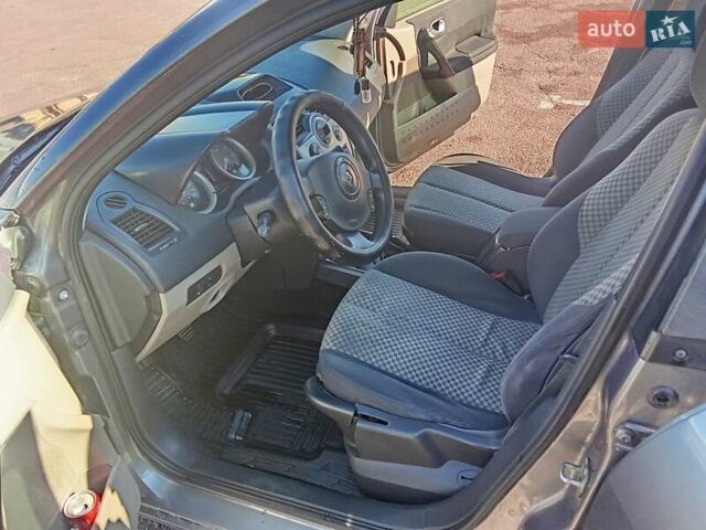 Сірий Рено Меган, об'ємом двигуна 1.87 л та пробігом 240 тис. км за 3999 $, фото 4 на Automoto.ua
