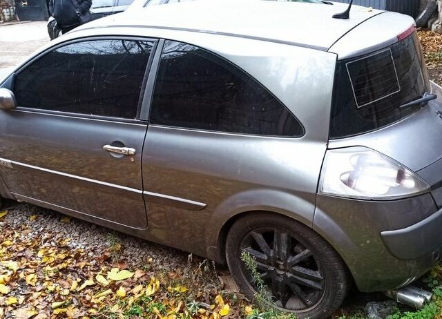 Сірий Рено Меган, об'ємом двигуна 1.9 л та пробігом 333 тис. км за 1375 $, фото 1 на Automoto.ua