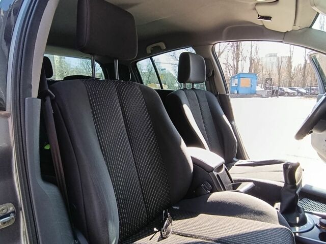 Серый Рено Меган, объемом двигателя 1.6 л и пробегом 257 тыс. км за 5000 $, фото 4 на Automoto.ua