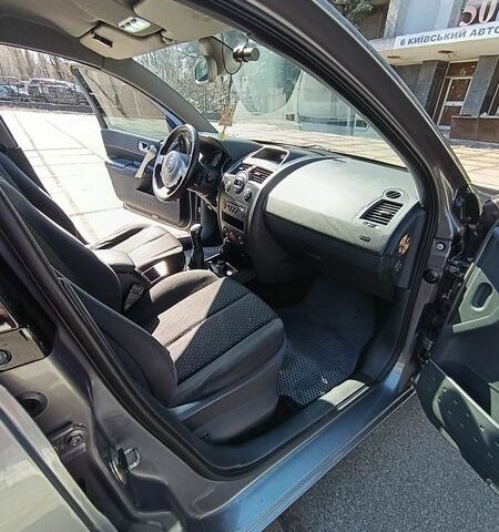 Серый Рено Меган, объемом двигателя 1.6 л и пробегом 256 тыс. км за 5000 $, фото 58 на Automoto.ua