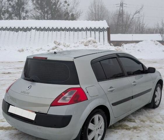 Серый Рено Меган, объемом двигателя 1.6 л и пробегом 230 тыс. км за 2000 $, фото 4 на Automoto.ua