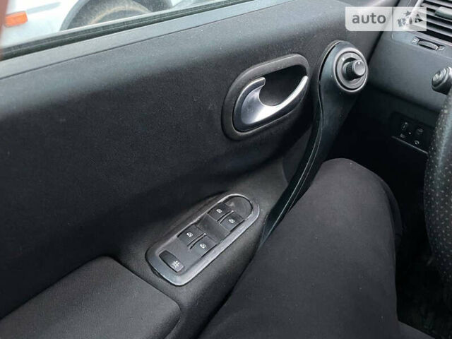 Серый Рено Меган, объемом двигателя 1.87 л и пробегом 310 тыс. км за 3800 $, фото 10 на Automoto.ua