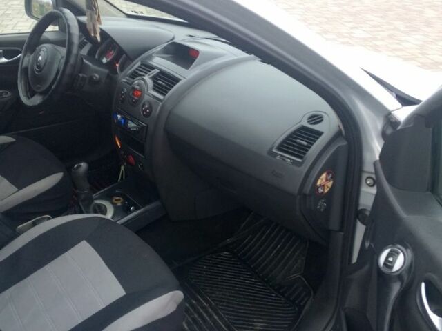 Серый Рено Меган, объемом двигателя 1.5 л и пробегом 227 тыс. км за 3600 $, фото 14 на Automoto.ua