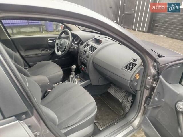 Серый Рено Меган, объемом двигателя 1.87 л и пробегом 280 тыс. км за 3500 $, фото 10 на Automoto.ua