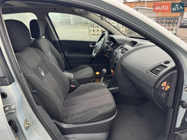 Серый Рено Меган, объемом двигателя 2 л и пробегом 242 тыс. км за 4900 $, фото 23 на Automoto.ua