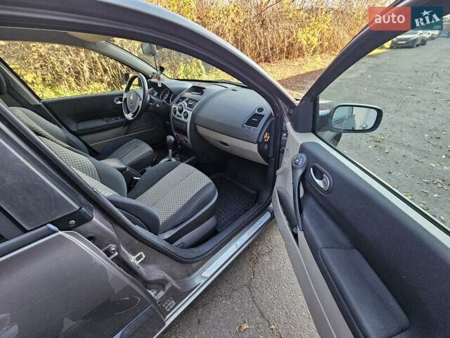 Сірий Рено Меган, об'ємом двигуна 1.6 л та пробігом 136 тис. км за 4600 $, фото 8 на Automoto.ua