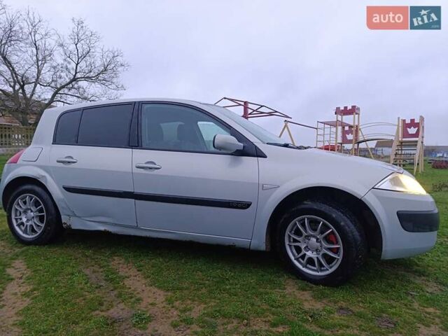 Серый Рено Меган, объемом двигателя 1.87 л и пробегом 200 тыс. км за 2600 $, фото 3 на Automoto.ua