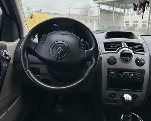 Сірий Рено Меган, об'ємом двигуна 1.46 л та пробігом 240 тис. км за 3999 $, фото 10 на Automoto.ua